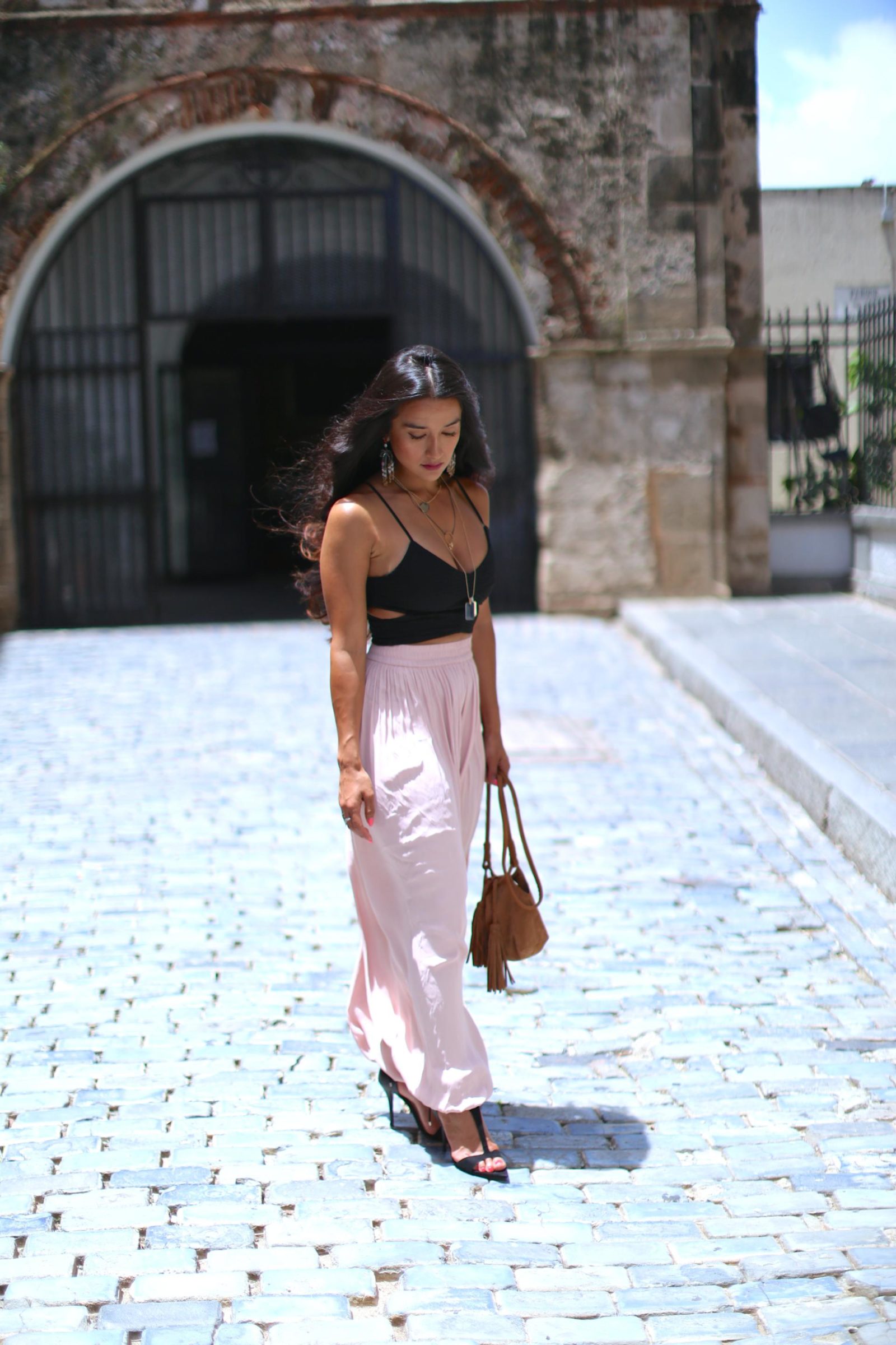 Zara Full Trousers, Black Crop Top, black zara heels, blush pants, puerto rico, Old San Juan, Enchanting look, Latina Blogger, Mexican Blogger